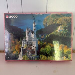 New Jumbo Games 2000 Piece Puzzle Neuschwanstein Castle Germany

(Mostly) SEALED
